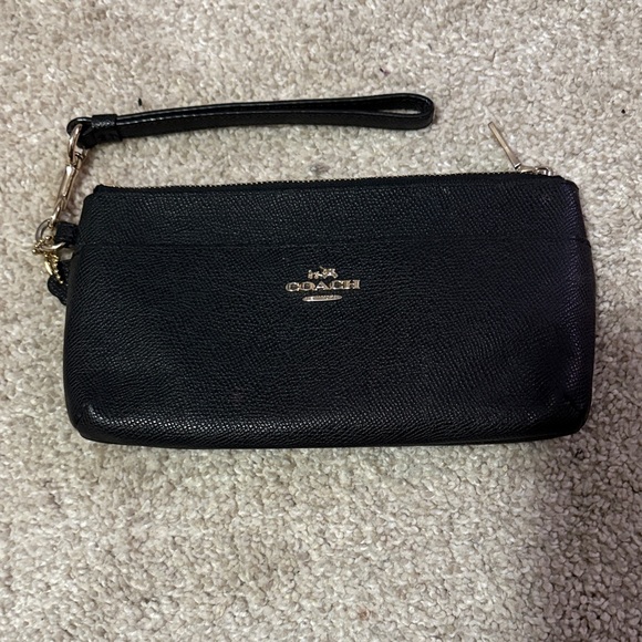 Coach Handbags - Nwot Coach Black pebbled leather  Textured Wristlet